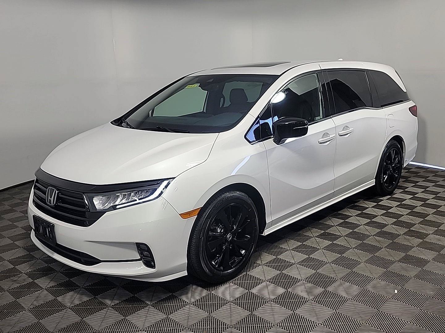 Certified 2023 Honda Odyssey Sport image 12