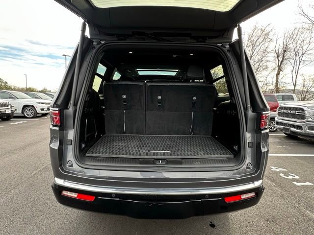 Used 2022 Jeep Wagoneer Series II w/ Premium Group I image 16