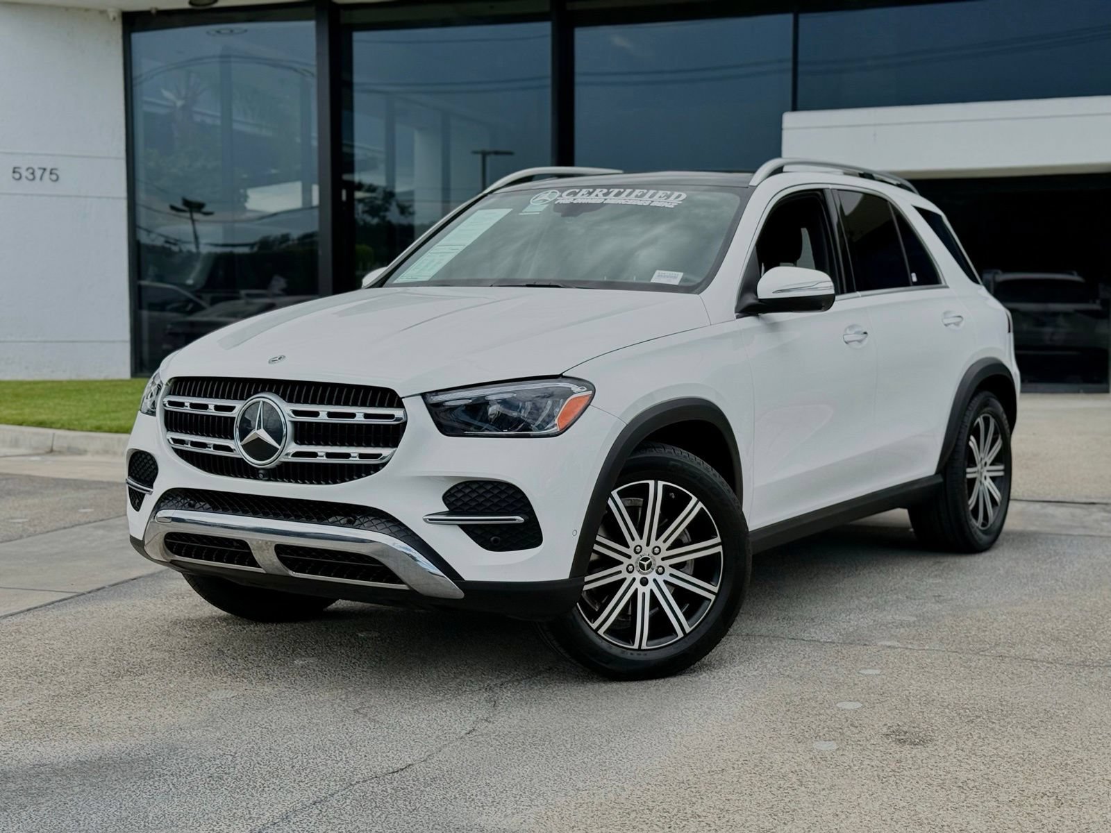 Used 2024 Mercedes-Benz GLE 350 4MATIC image 2
