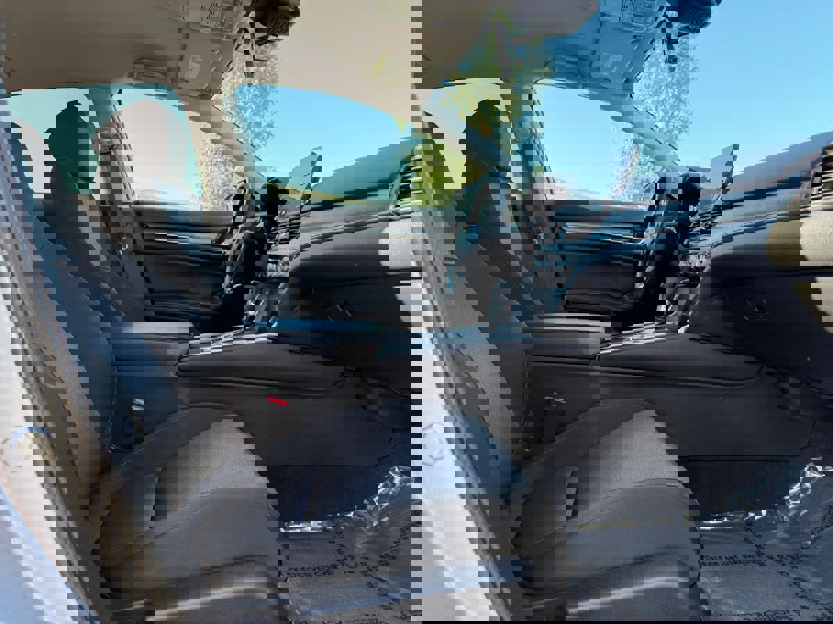 Used 2018 Honda Accord LX image 17