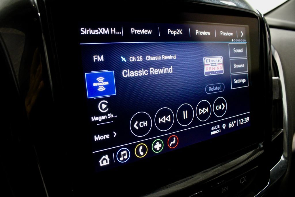 Used 2023 Chevrolet Traverse LT FWD image 3