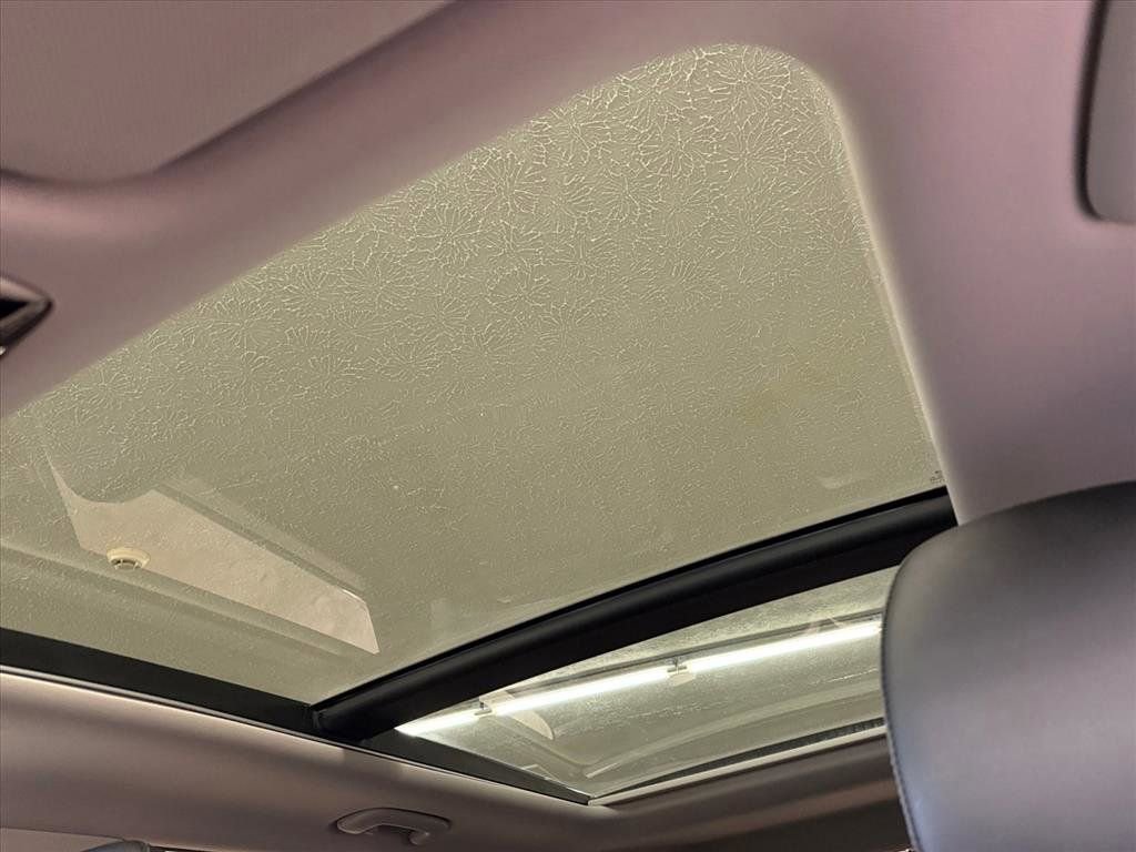 Used 2024 Kia Sorento SX image 28