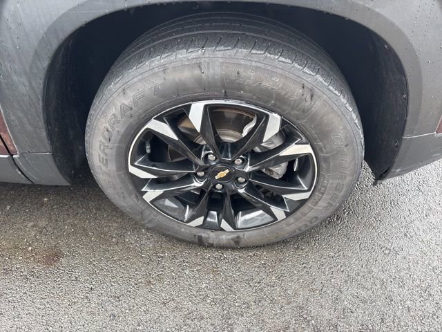 Used 2022 Chevrolet TrailBlazer LT w/ Sun and Liftgate Package image 9