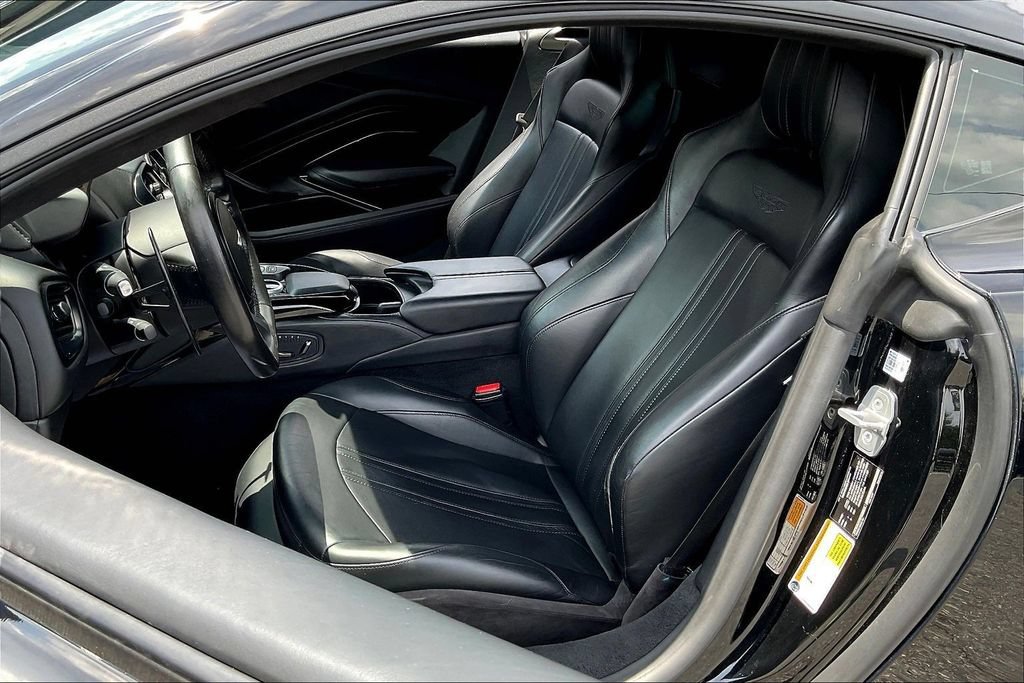 Used 2019 Aston Martin V8 Vantage Coupe RWD image 19