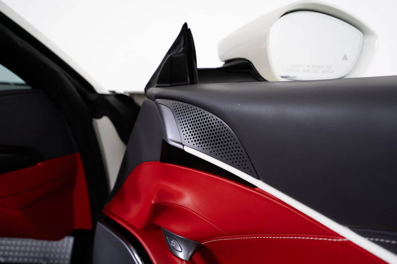 Certified 2025 Ferrari Roma Spider RWD image 23