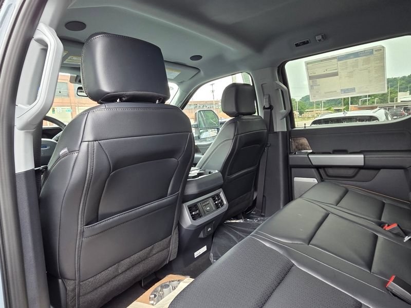 New 2026 Ford F250 Lariat w/ Black Appearance Package AWD/4WD image 24