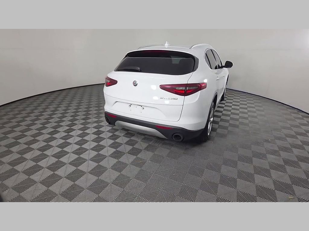 Used 2020 Alfa Romeo Stelvio image 39