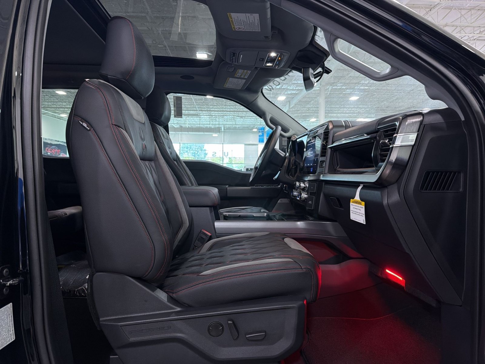 New 2026 Ford F250 Lariat w/ Black Appearance Package AWD/4WD image 25