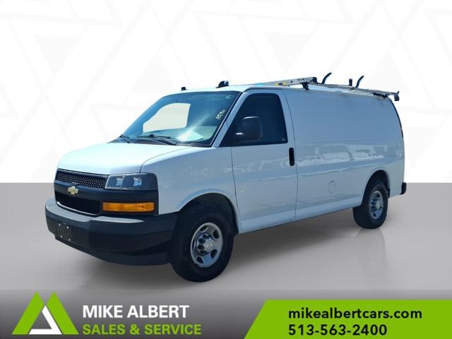 Used 2019 Chevrolet Express 2500 w/ Driver Convenience Package RWD image 3