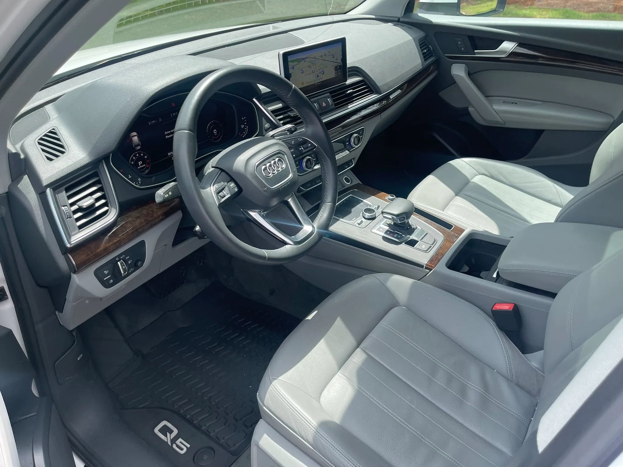 Used 2019 Audi Q5 Premium AWD/4WD image 11