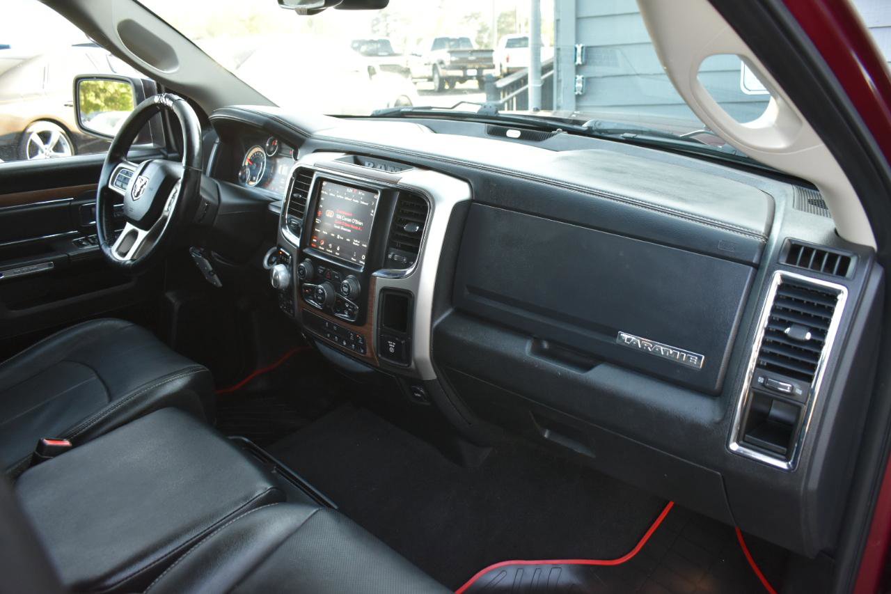 Used 2018 RAM 1500 Laramie w/ Convenience Group AWD/4WD image 13