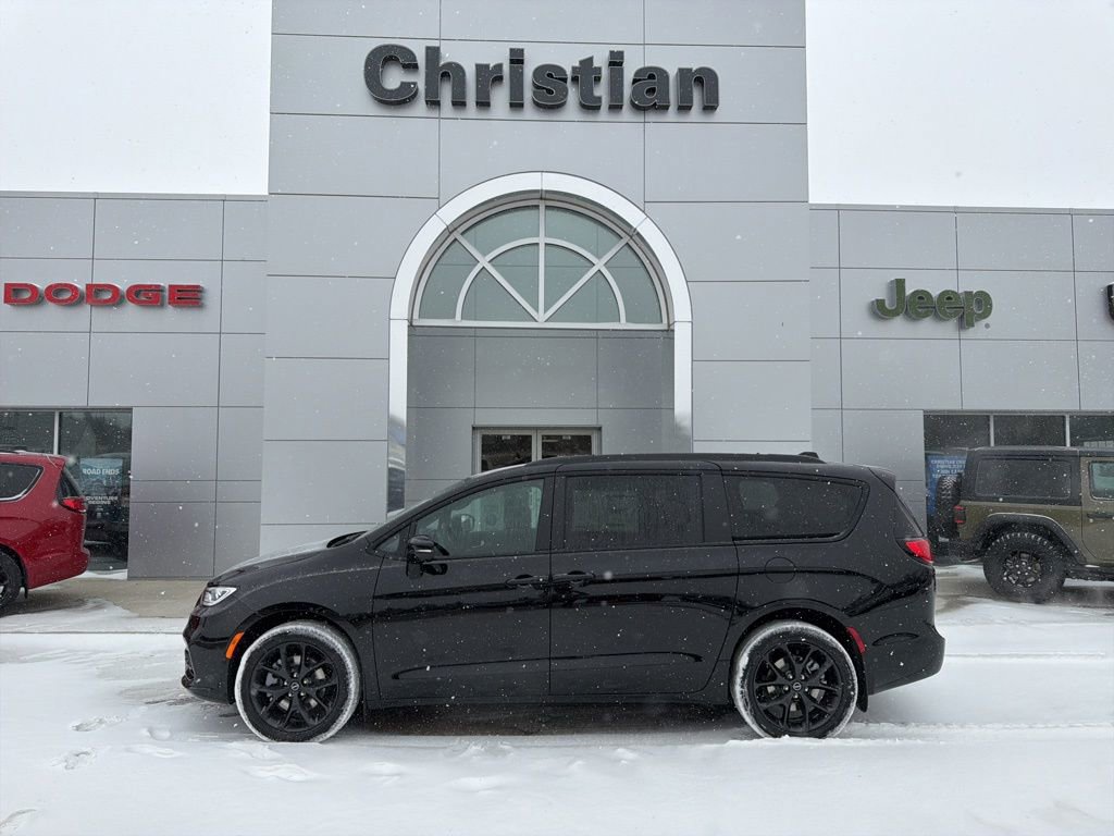 New 2026 Chrysler Pacifica Select video 1