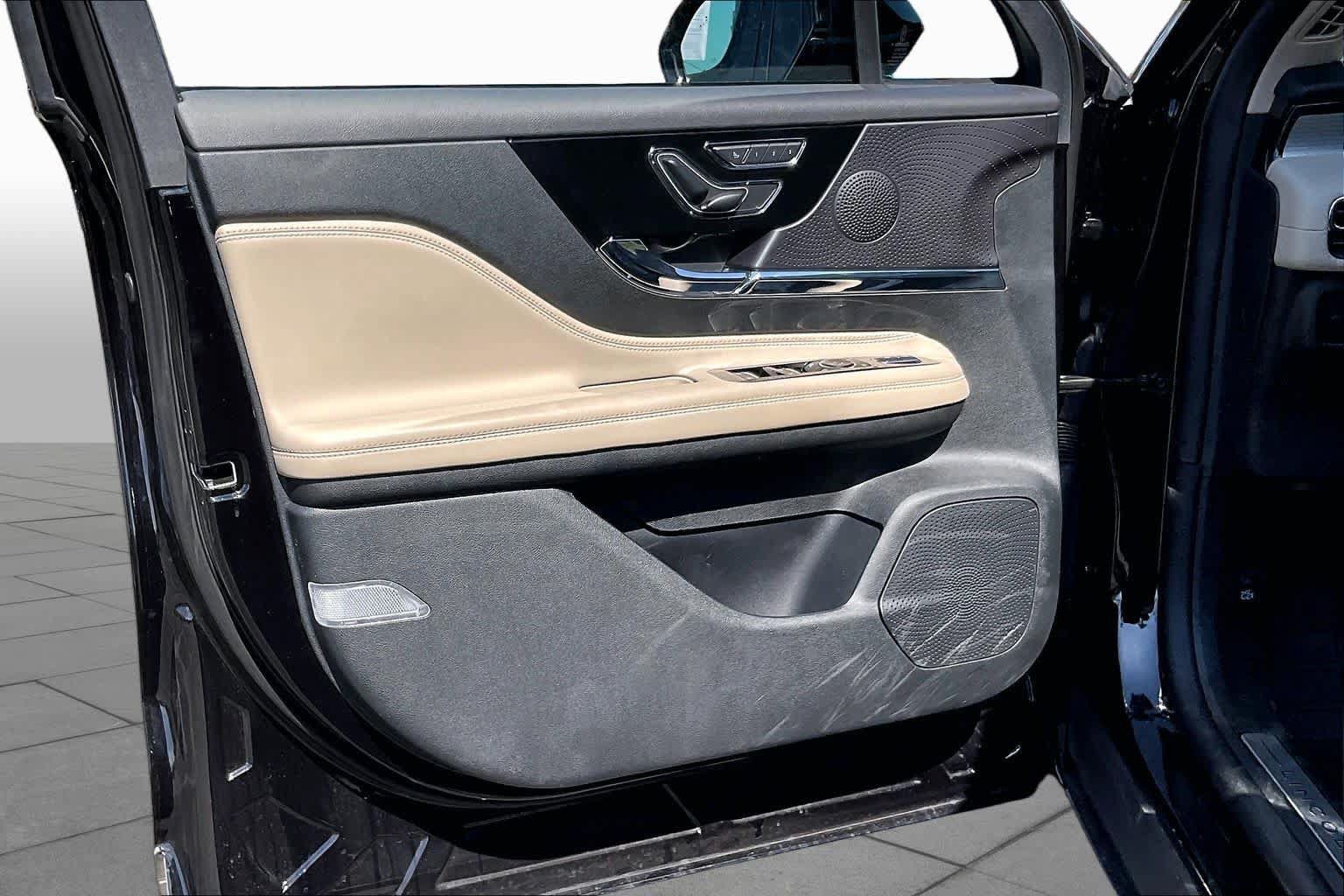 Used 2025 Lincoln Corsair FWD image 20