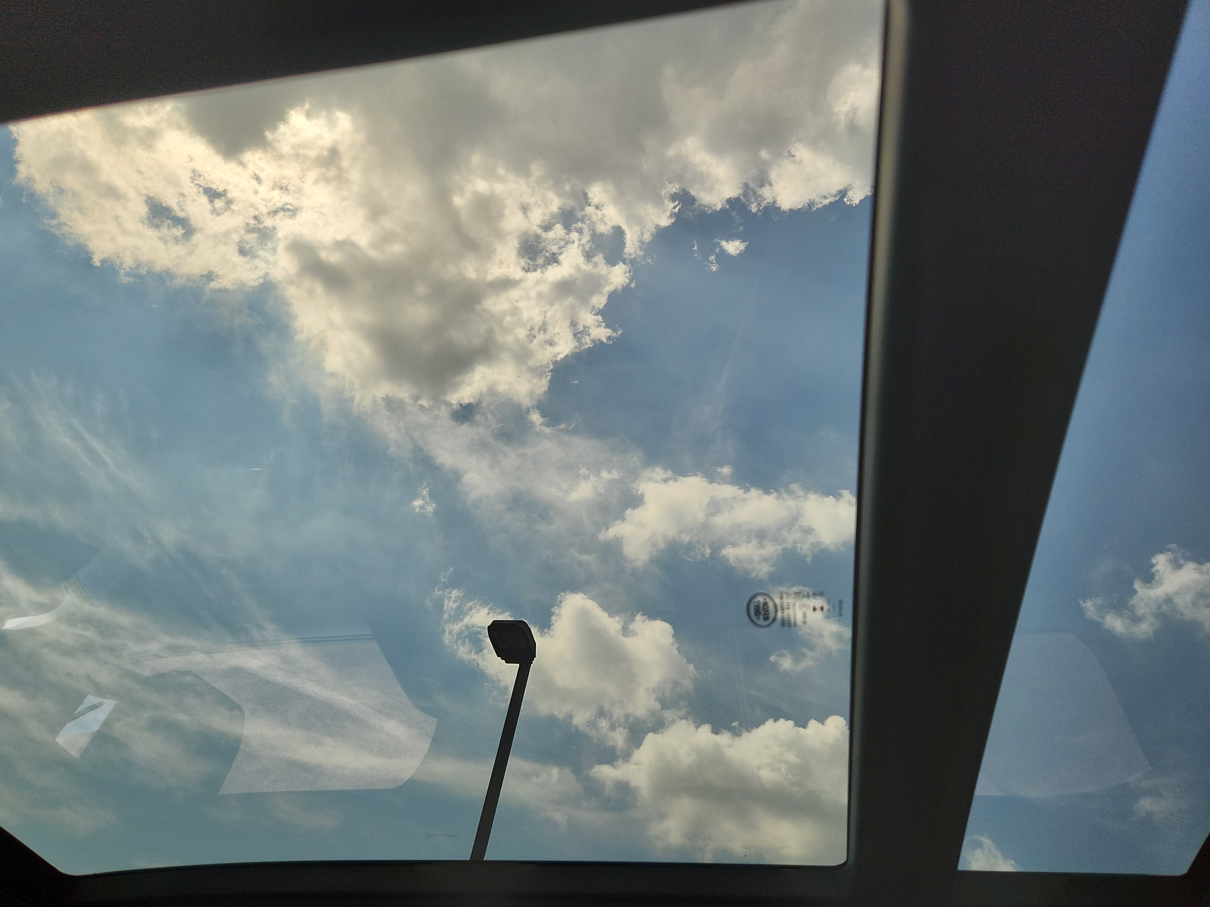 Used 2025 Land Rover Defender 130 X-Dynamic SE image 25