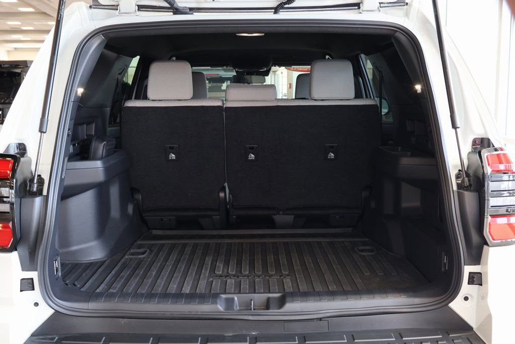 Used 2025 Toyota 4Runner SR5 RWD image 14