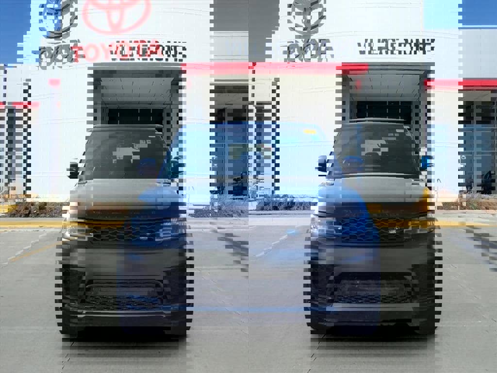 Used 2022 Land Rover Range Rover Sport HSE Silver Edition image 2