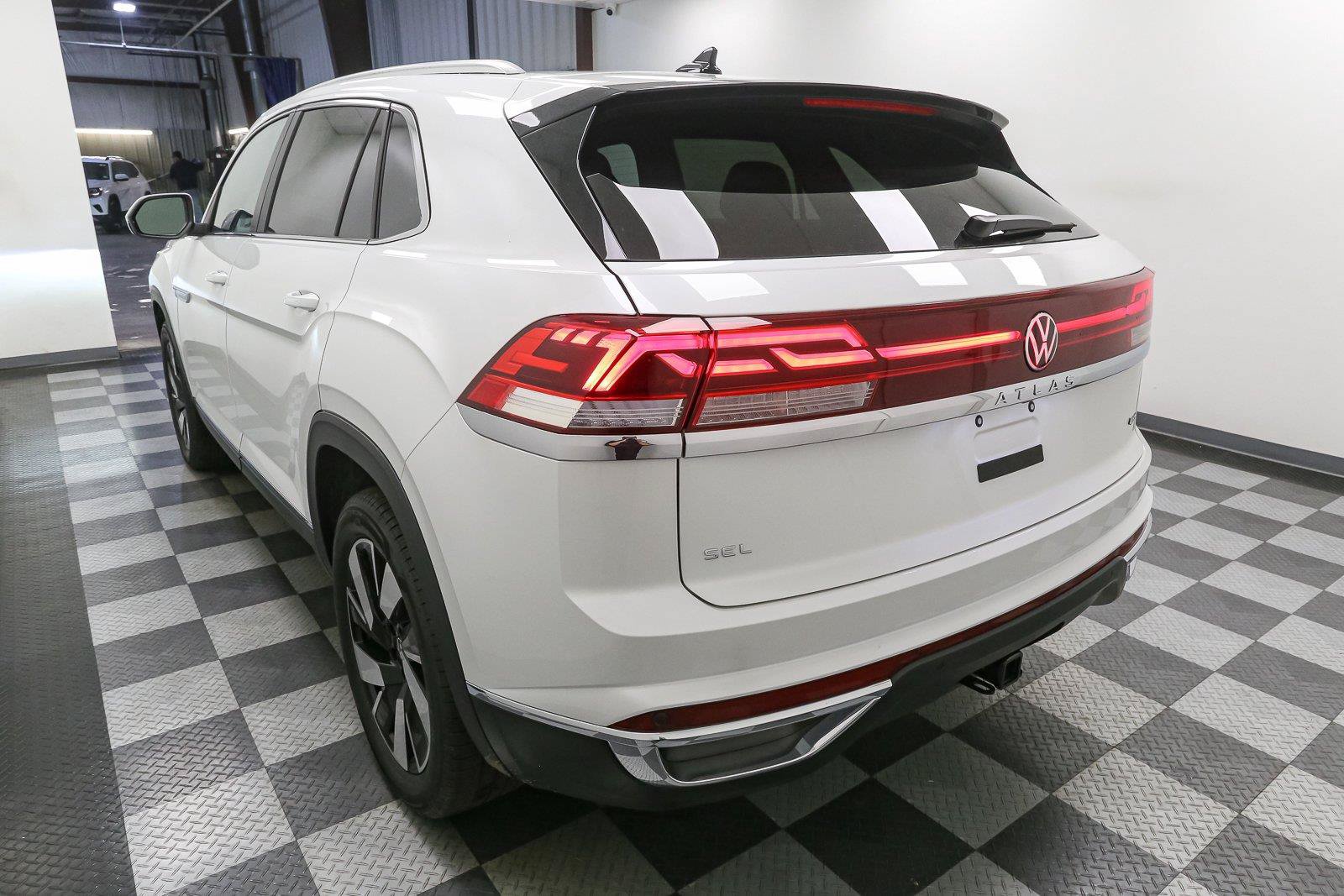 New 2026 Volkswagen Atlas Cross Sport SEL AWD/4WD image 10