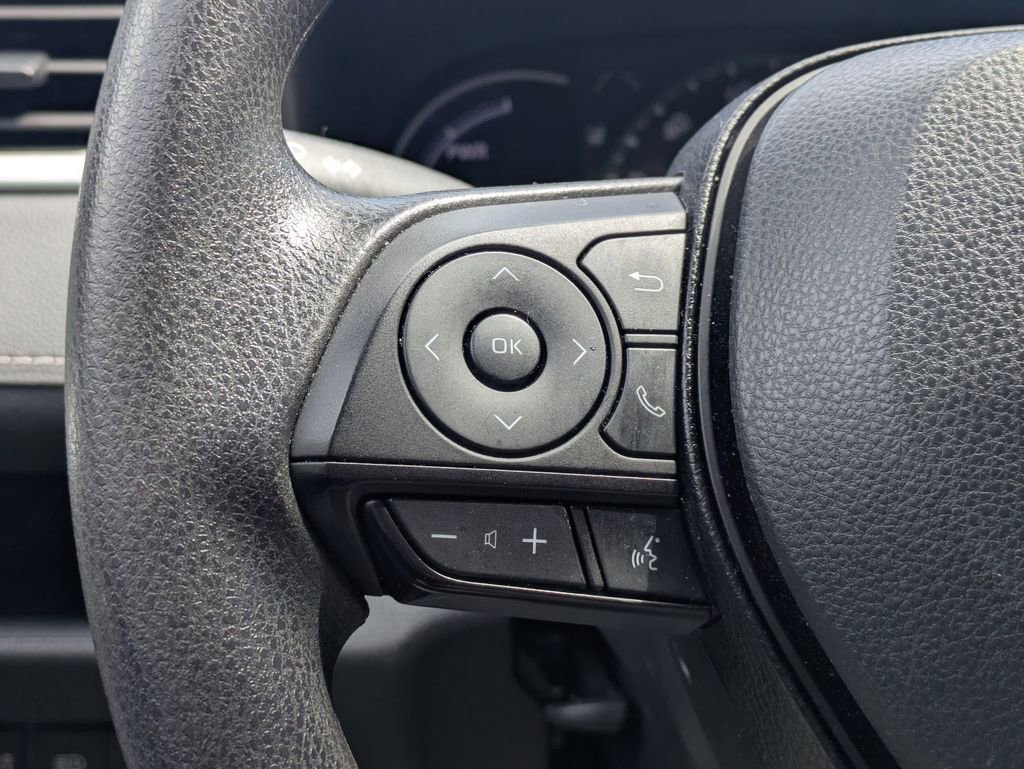 Used 2025 Toyota RAV4 XLE image 24