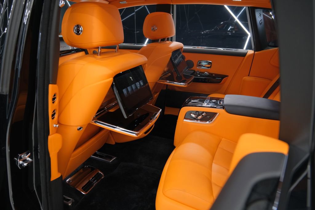 Used 2025 Rolls-Royce Phantom Sedan RWD image 63