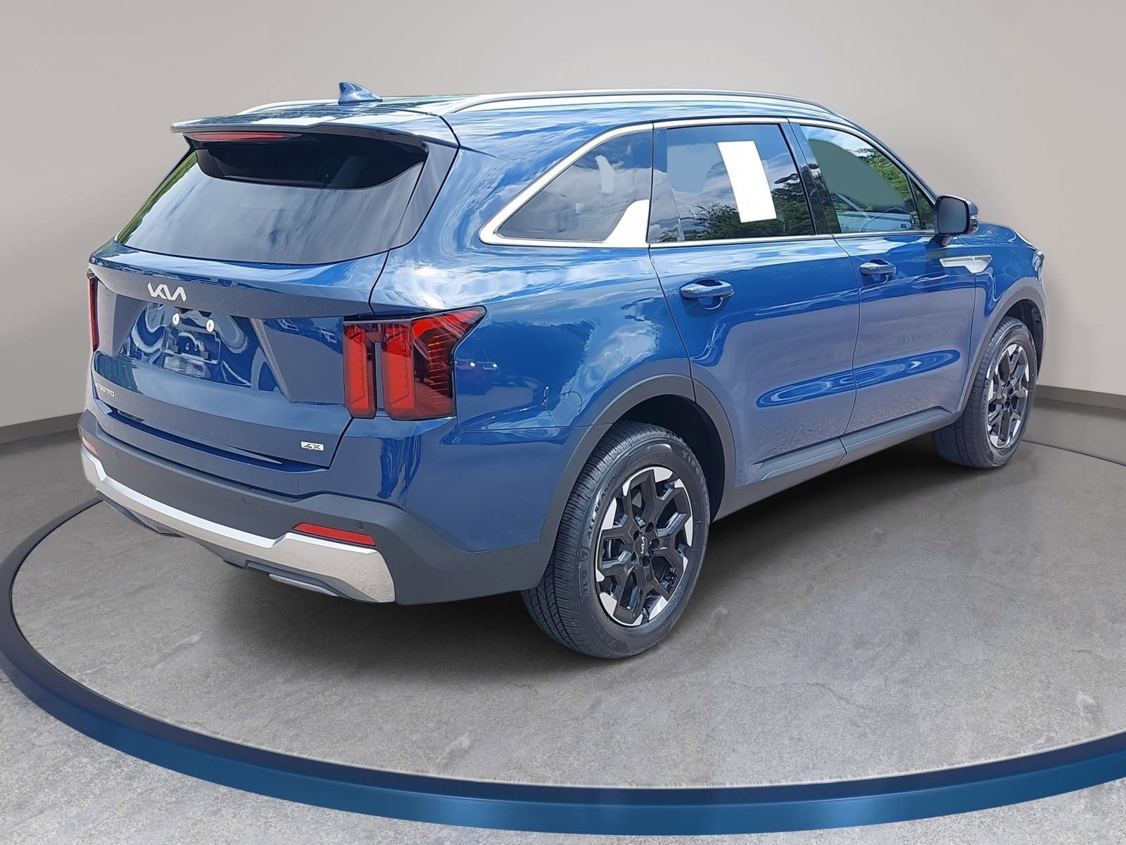 Used 2024 Kia Sorento S AWD/4WD image 5