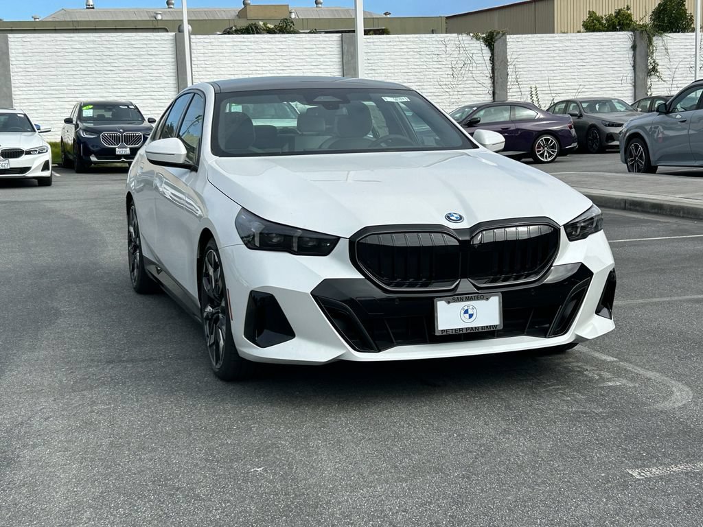 New 2027 BMW 550e xDrive w/ Premium Package AWD/4WD image 7