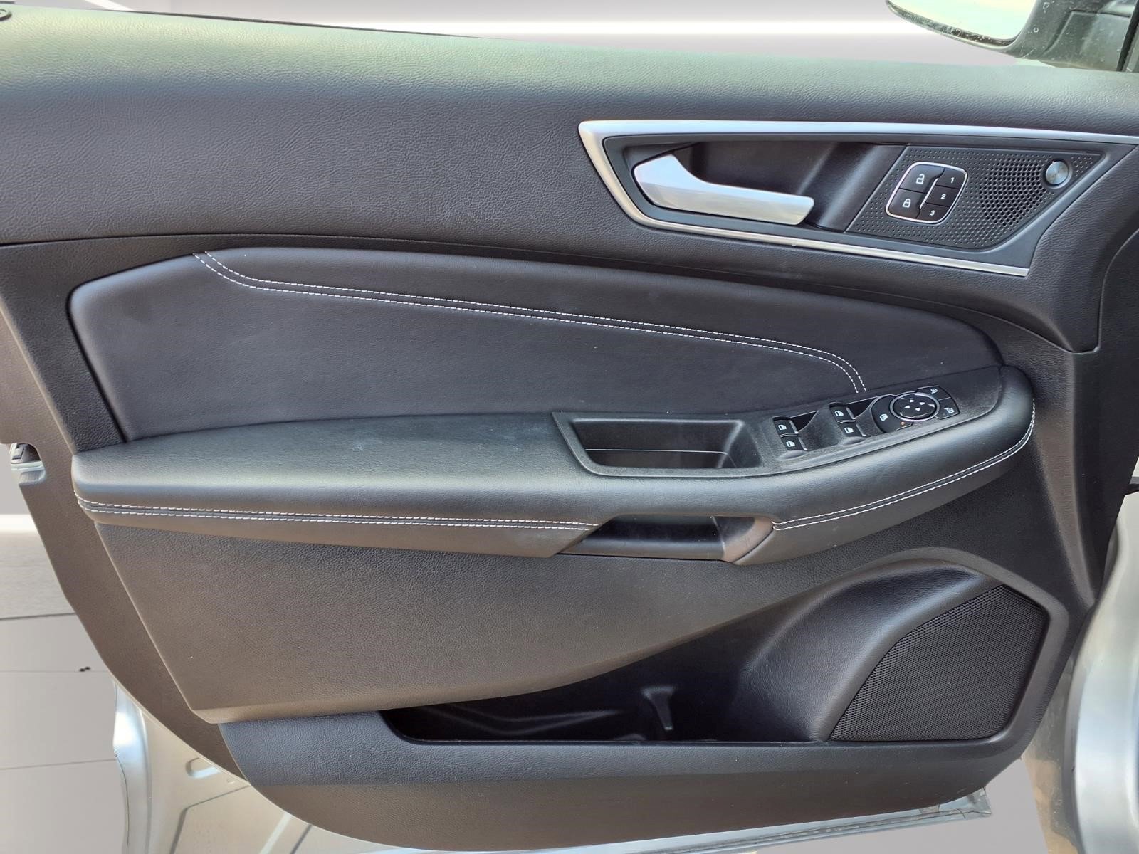 Used 2024 Ford Edge Titanium AWD/4WD image 13