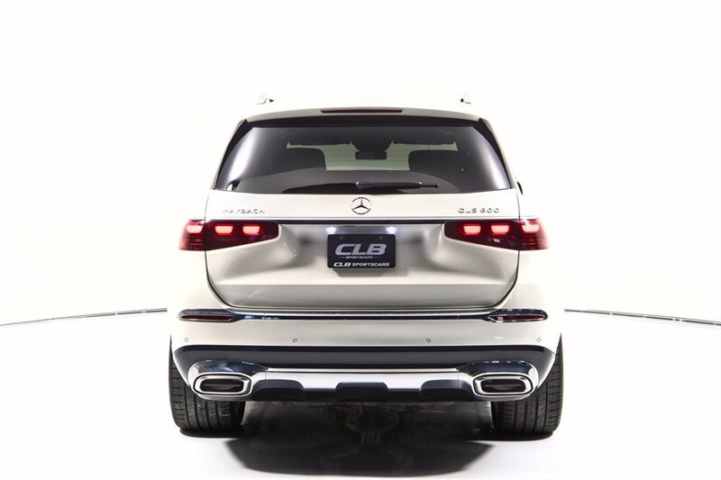 Used 2024 Mercedes-Benz Maybach GLS 600 4MATIC image 9
