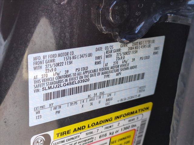 Used 2025 Lincoln Navigator Reserve AWD/4WD image 23