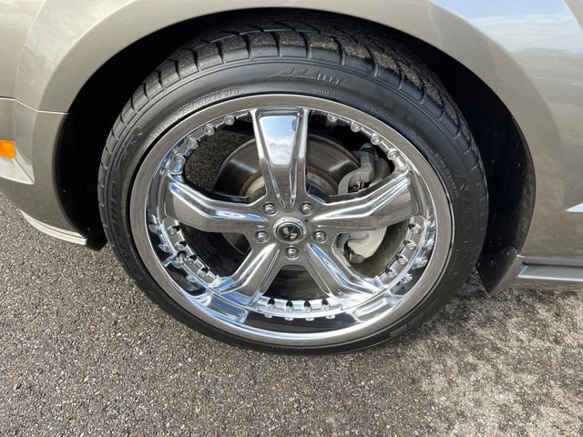 Used 2005 Ford Mustang GT Premium RWD image 36
