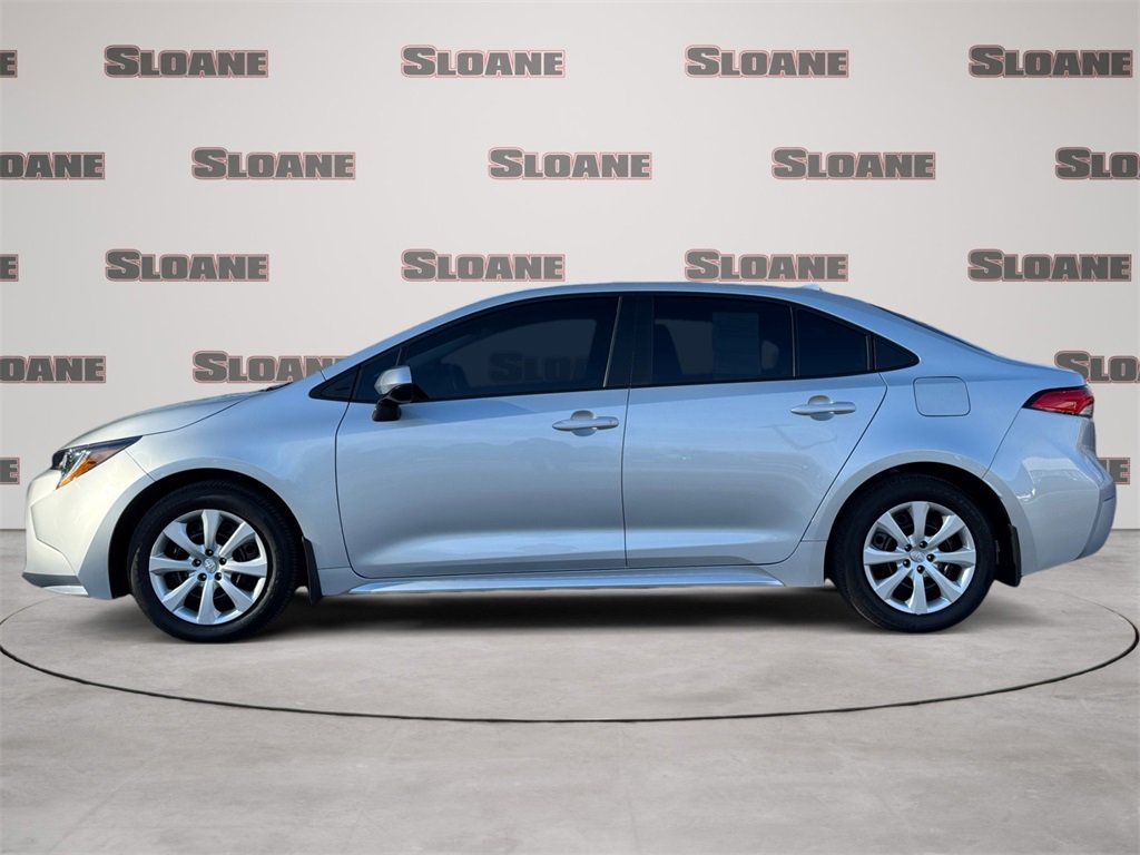Used 2025 Toyota Corolla LE image 2