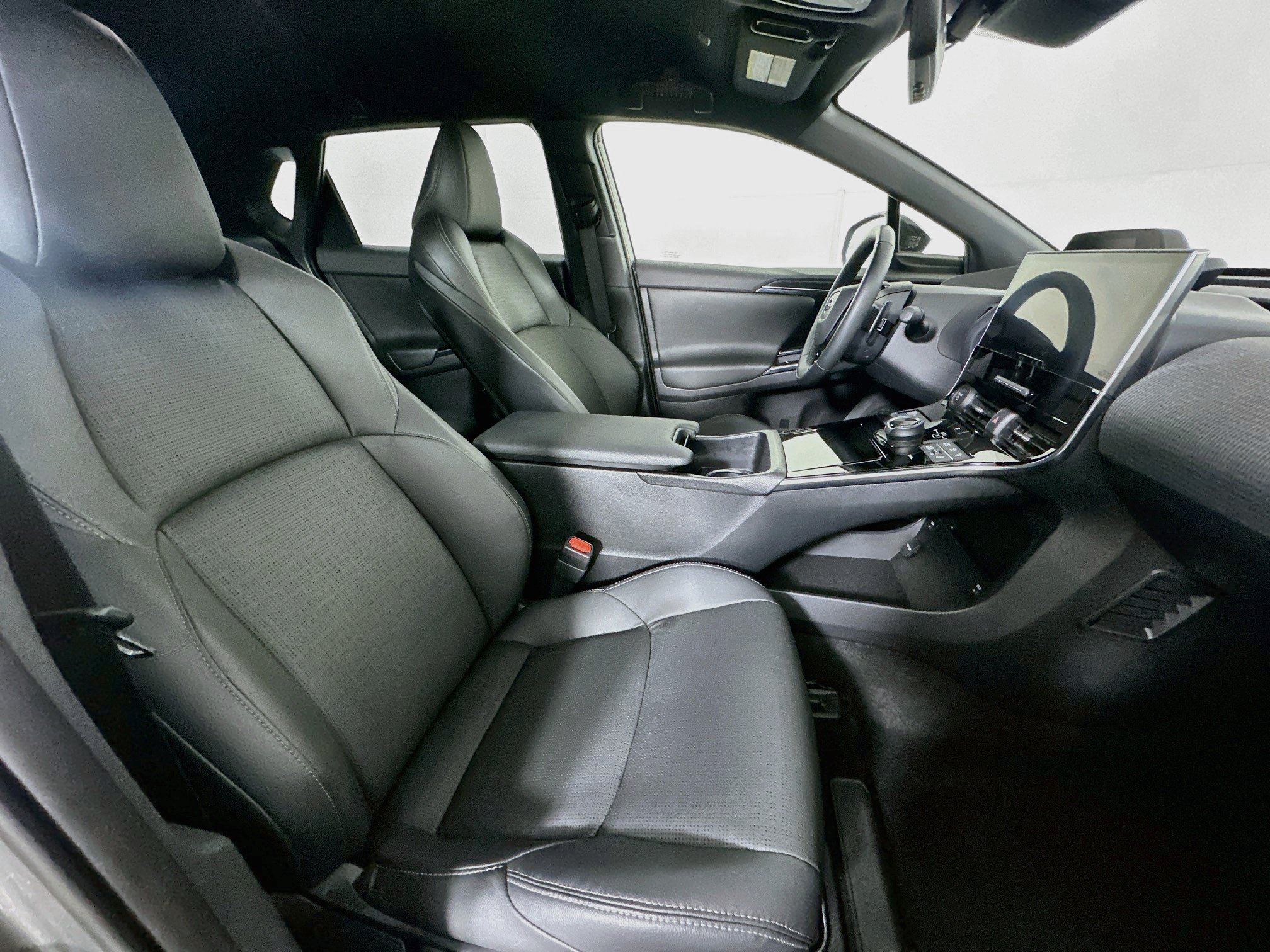 Used 2023 Subaru Solterra AWD image 30