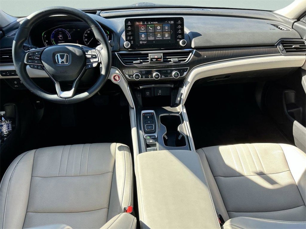Used 2018 Honda Accord Touring image 12