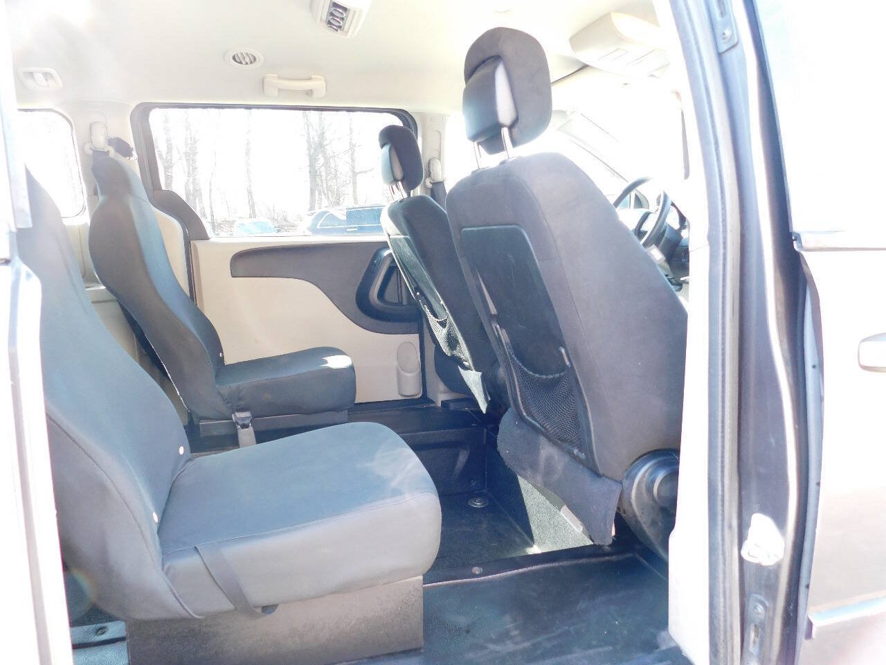 Used 2016 Dodge Grand Caravan SE w/ Quick Order Package 29E SE FWD image 23