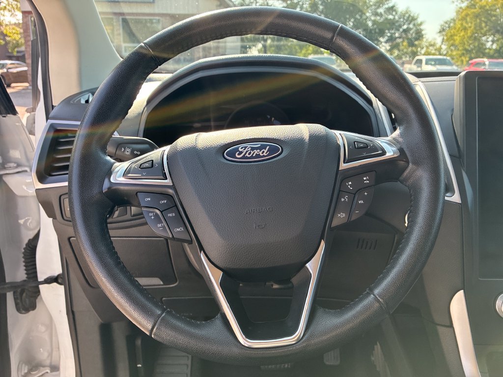 Used 2024 Ford Edge SEL AWD/4WD image 14