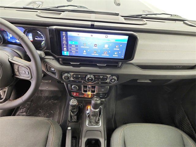 Used 2024 Jeep Wrangler Unlimited image 23