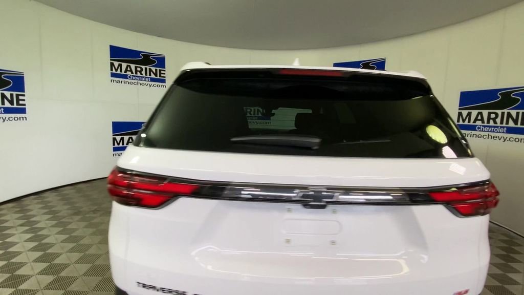 Used 2023 Chevrolet Traverse RS AWD/4WD image 9
