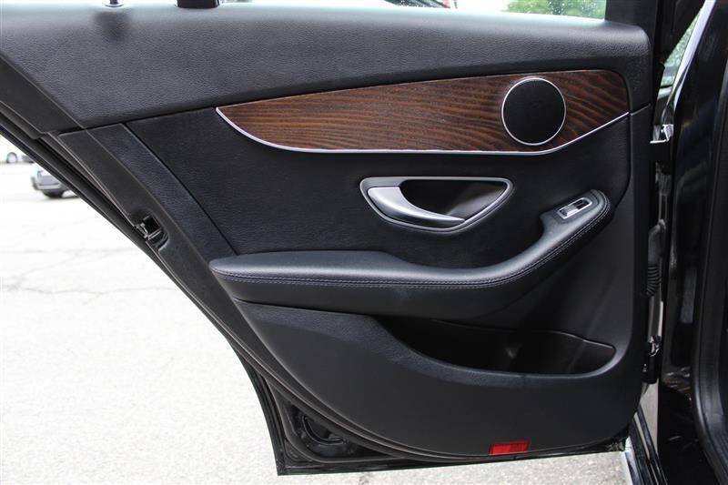 Used 2019 Mercedes-Benz C 300 4MATIC Sedan image 25