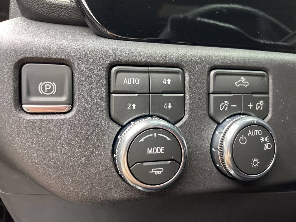 New 2026 GMC Sierra 1500 SLE w/ X31 Off-Road Package AWD/4WD image 12