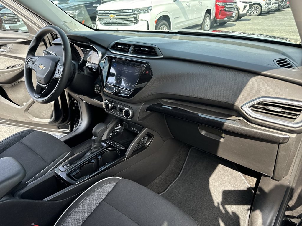 Certified 2021 Chevrolet TrailBlazer LT w/ Convenience Package FWD image 35