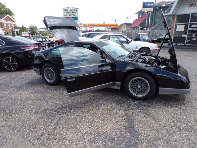 Used 1986 Pontiac Fiero GT image 15