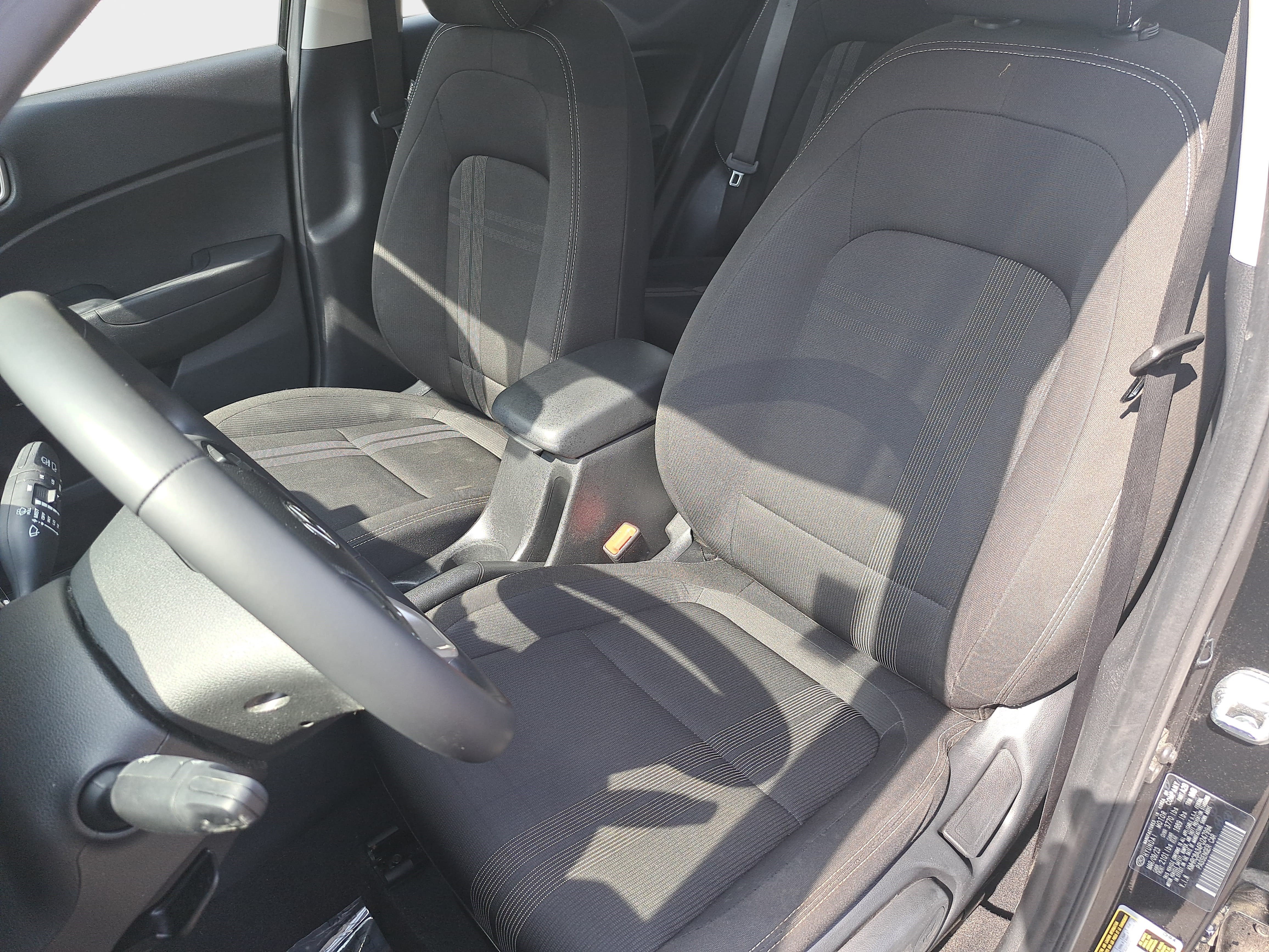 Used 2023 Hyundai Venue SEL FWD image 14