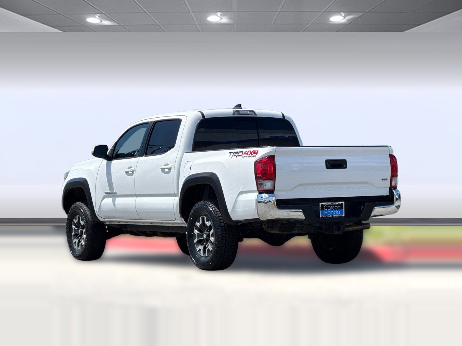 Used 2017 Toyota Tacoma TRD Off-Road w/ Tow Package (A/T) AWD/4WD image 3