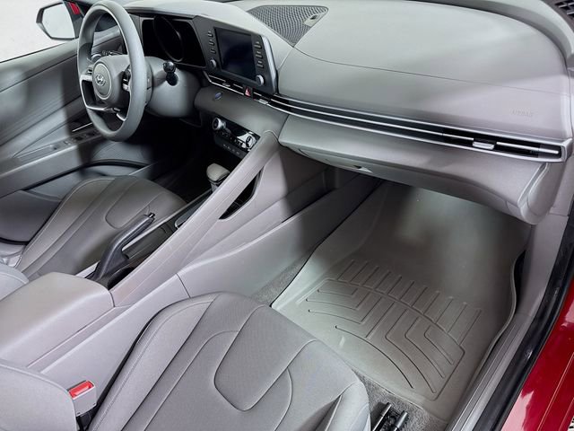 Used 2023 Hyundai Elantra SEL w/ Preferred Accessory Package image 27