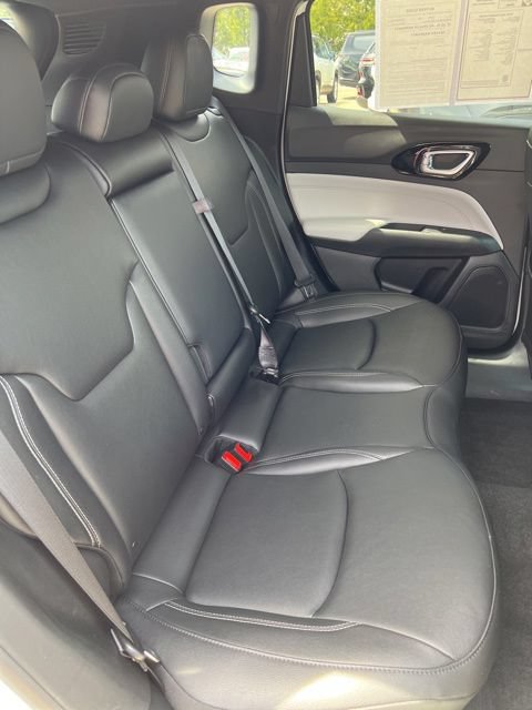 Certified 2025 Jeep Compass Limited AWD/4WD image 13