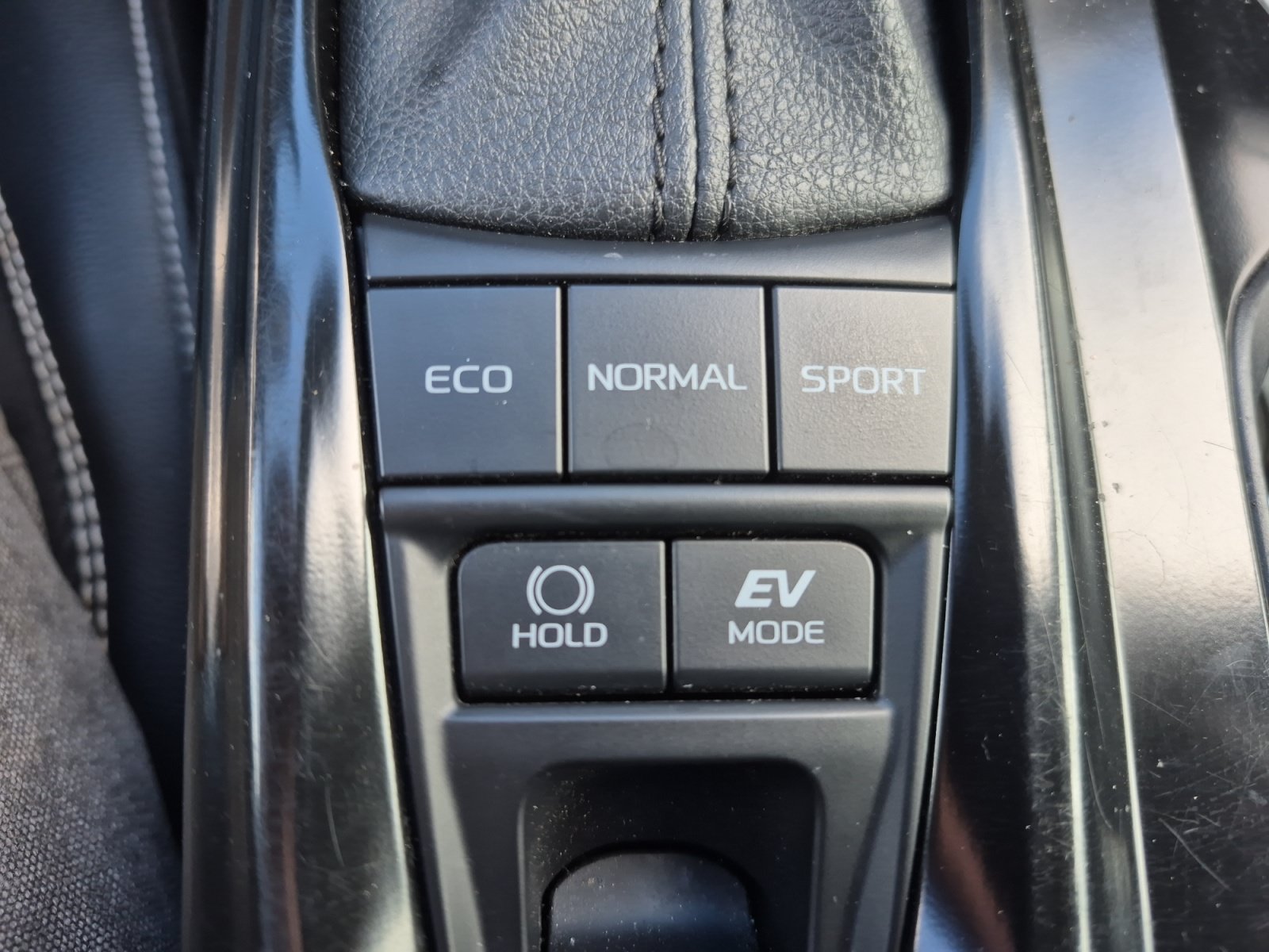 Used 2025 Toyota Camry SE FWD image 32