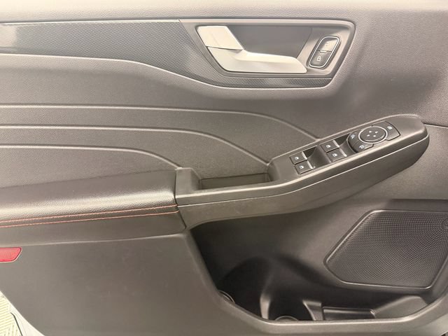 Used 2025 Ford Escape ST-Line FWD image 13