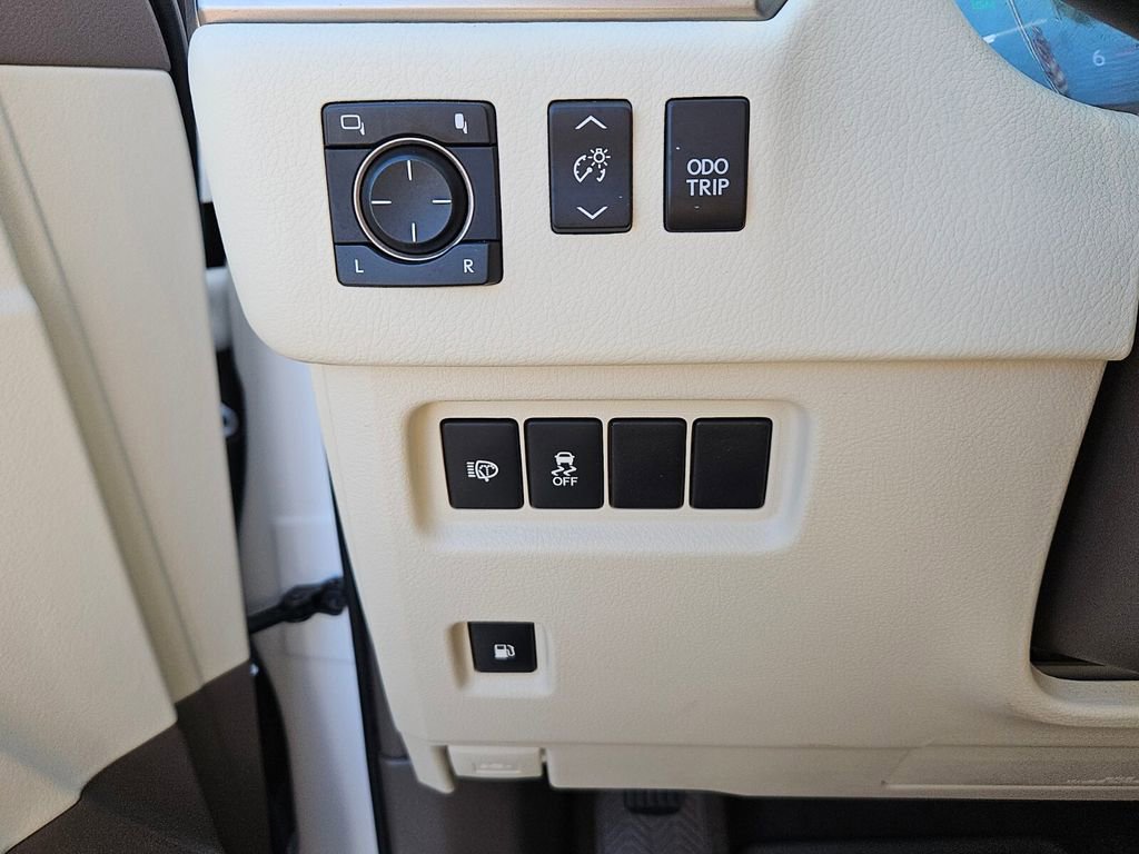 Used 2019 Lexus GX 460 Premium w/ Premium Package AWD/4WD image 27