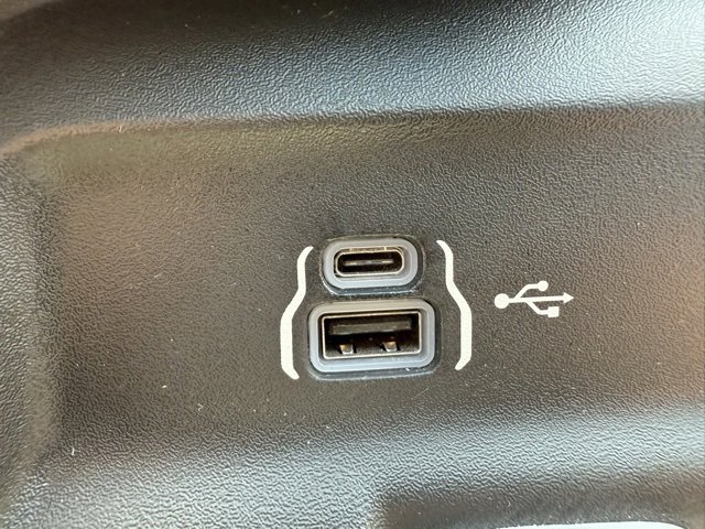 Used 2025 RAM ProMaster 2500 w/ Convenience Group image 25