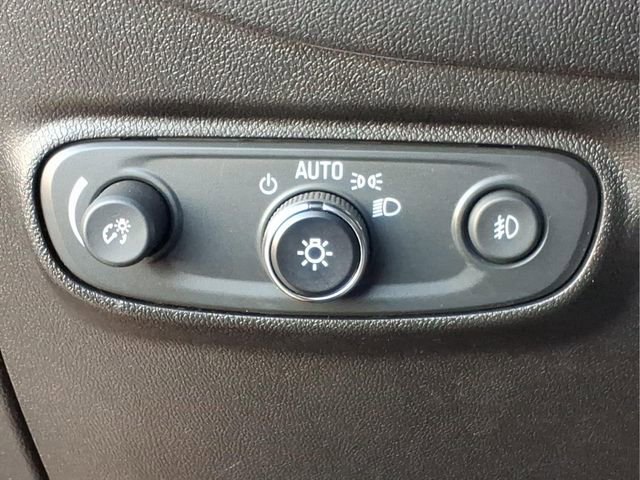 Used 2022 Chevrolet Equinox Premier image 17