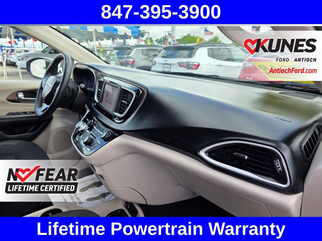 Used 2023 Chrysler Voyager LX FWD image 45